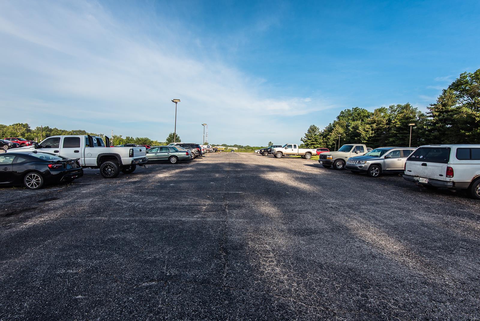 Cerame Ford - Commercial Sale