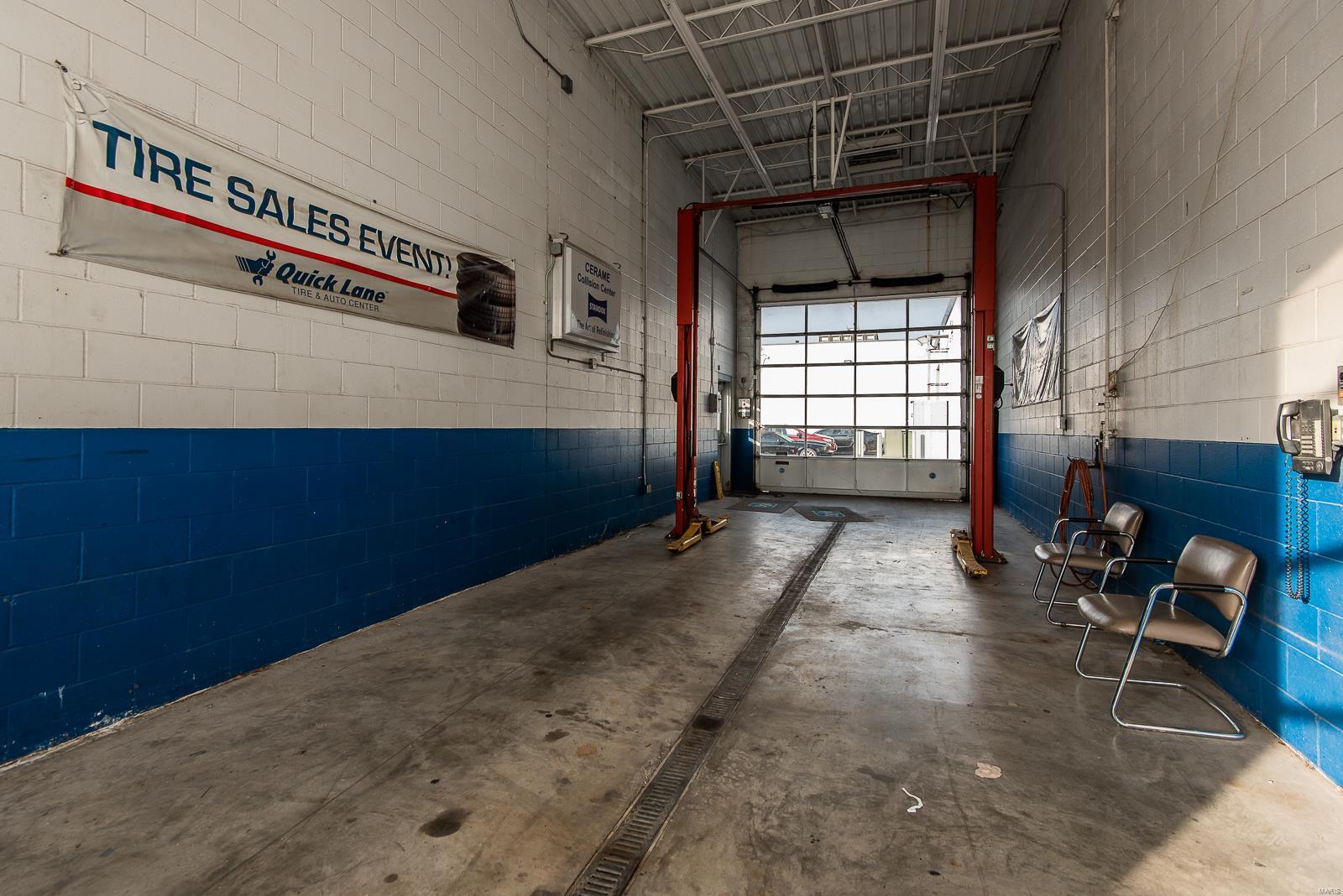 Cerame Ford - Commercial Sale