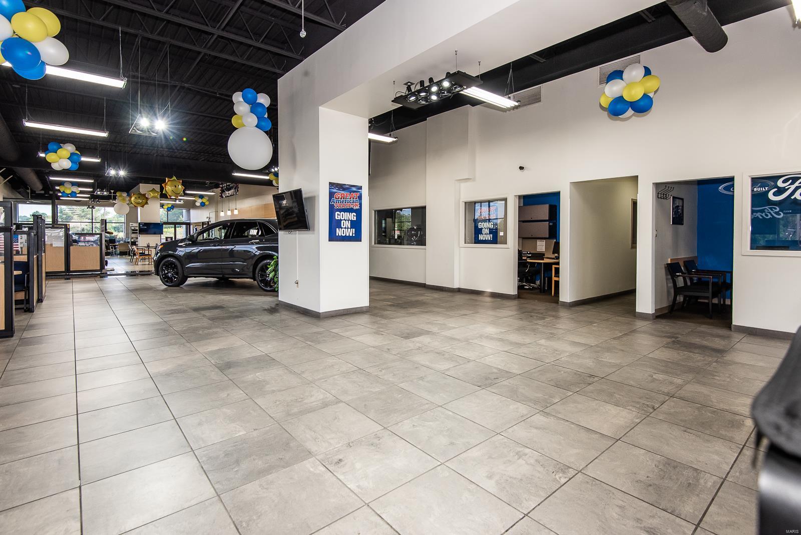 Cerame Ford - Commercial Sale