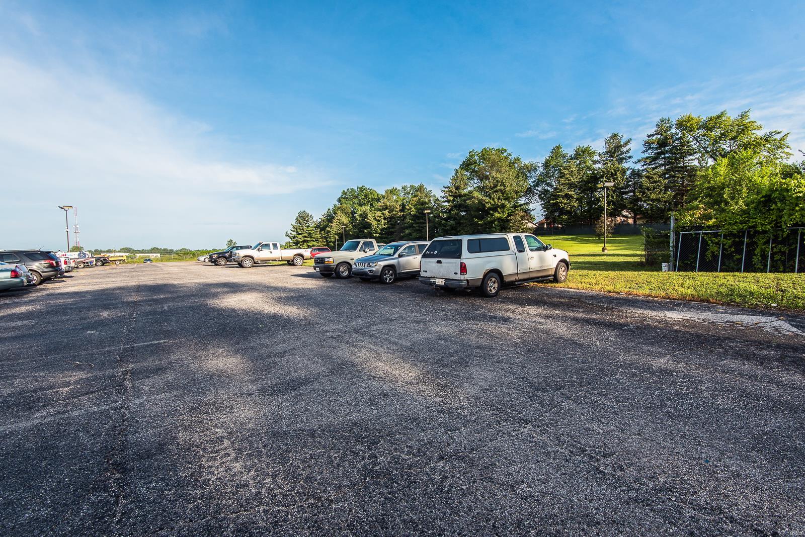 Cerame Ford - Commercial Sale