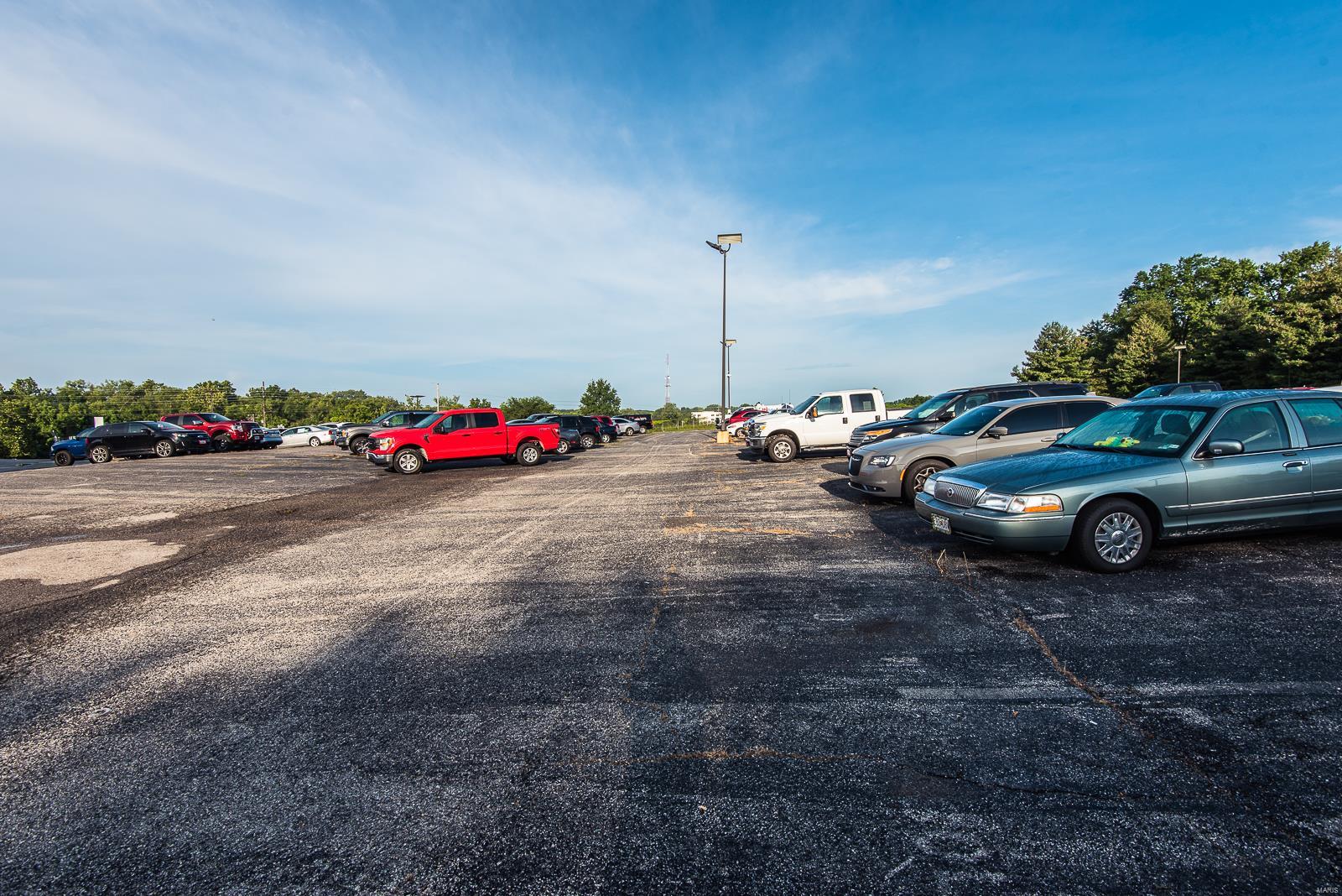 Cerame Ford - Commercial Sale