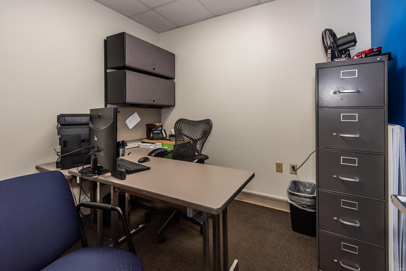 Cerame Ford - Commercial Sale