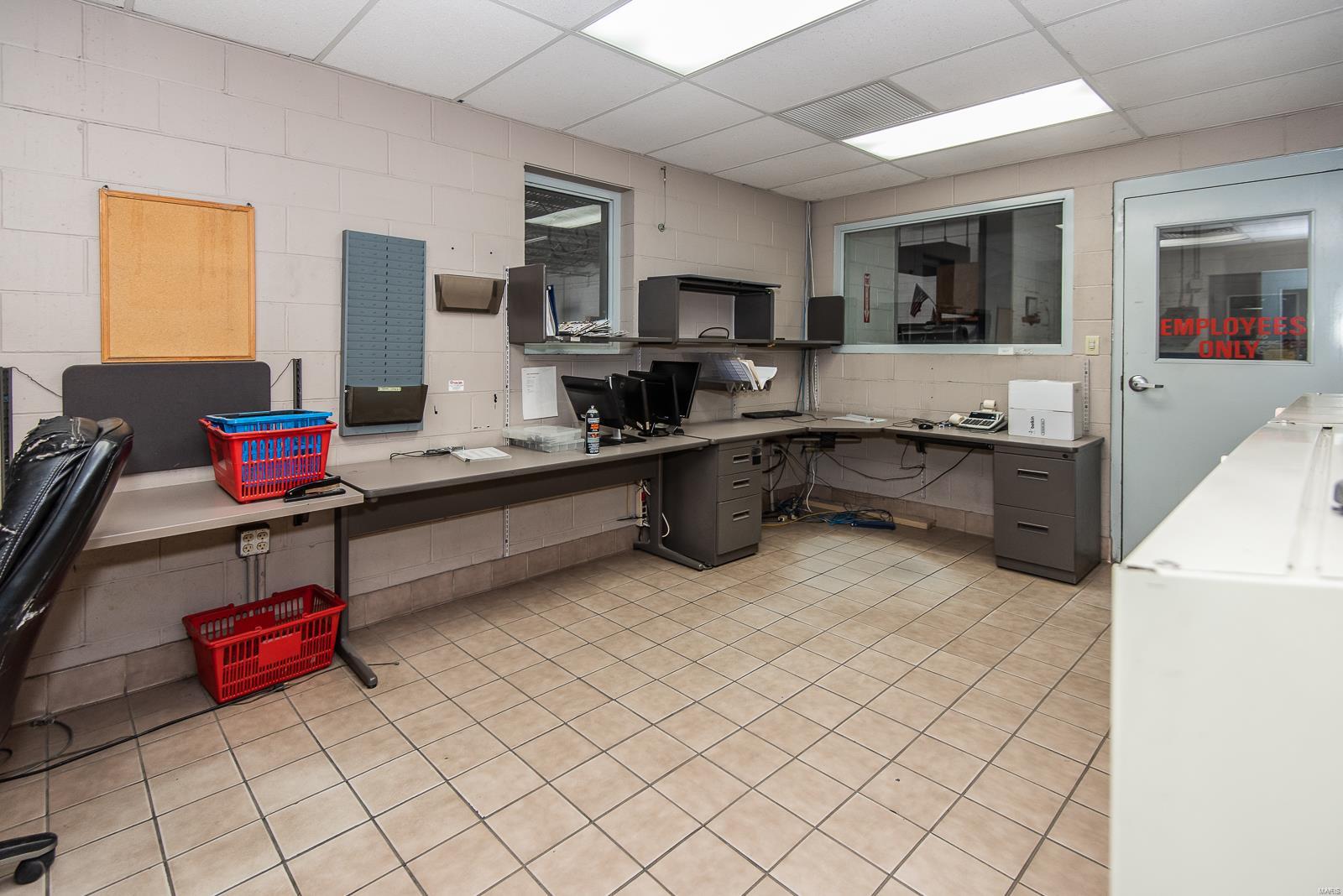 Cerame Ford - Commercial Sale