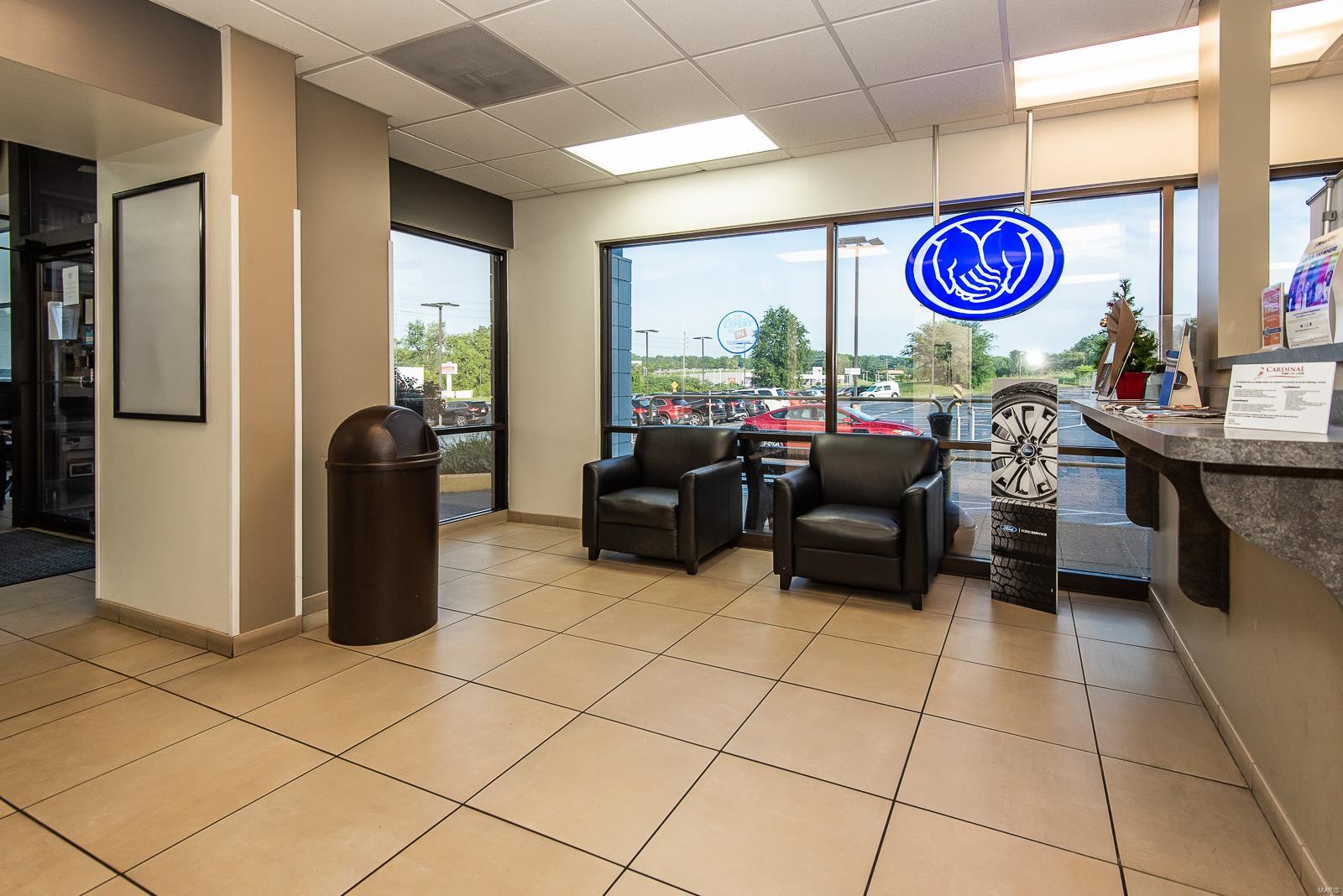 Cerame Ford - Commercial Sale