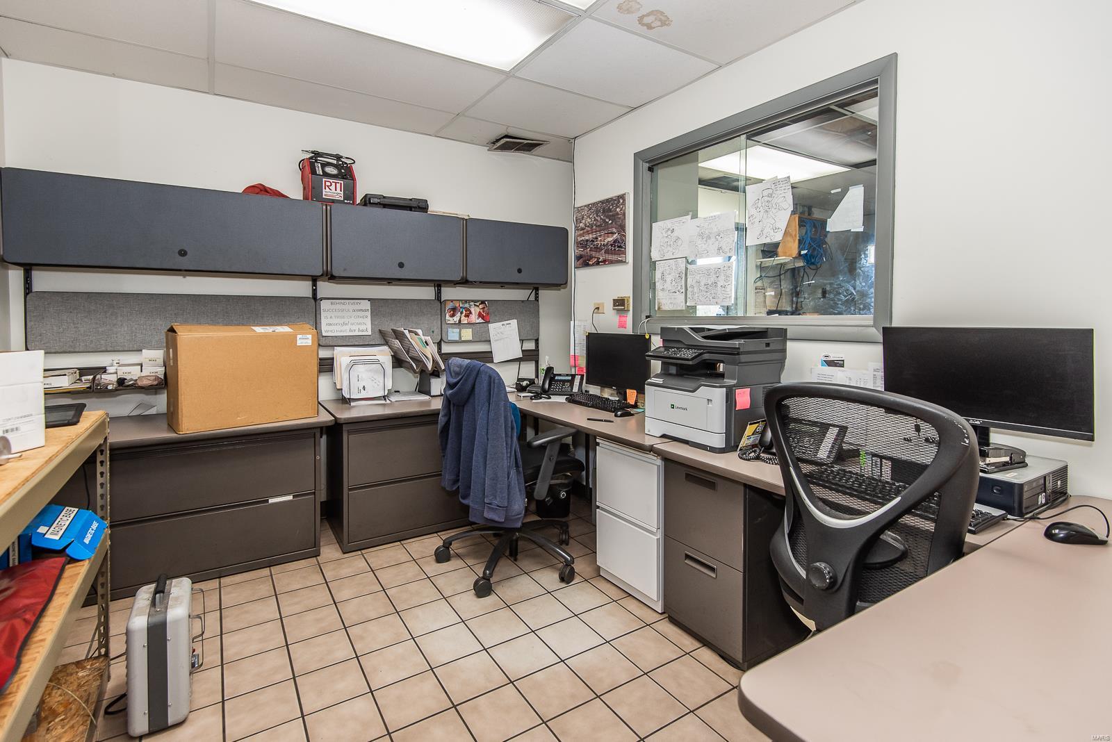 Cerame Ford - Commercial Sale