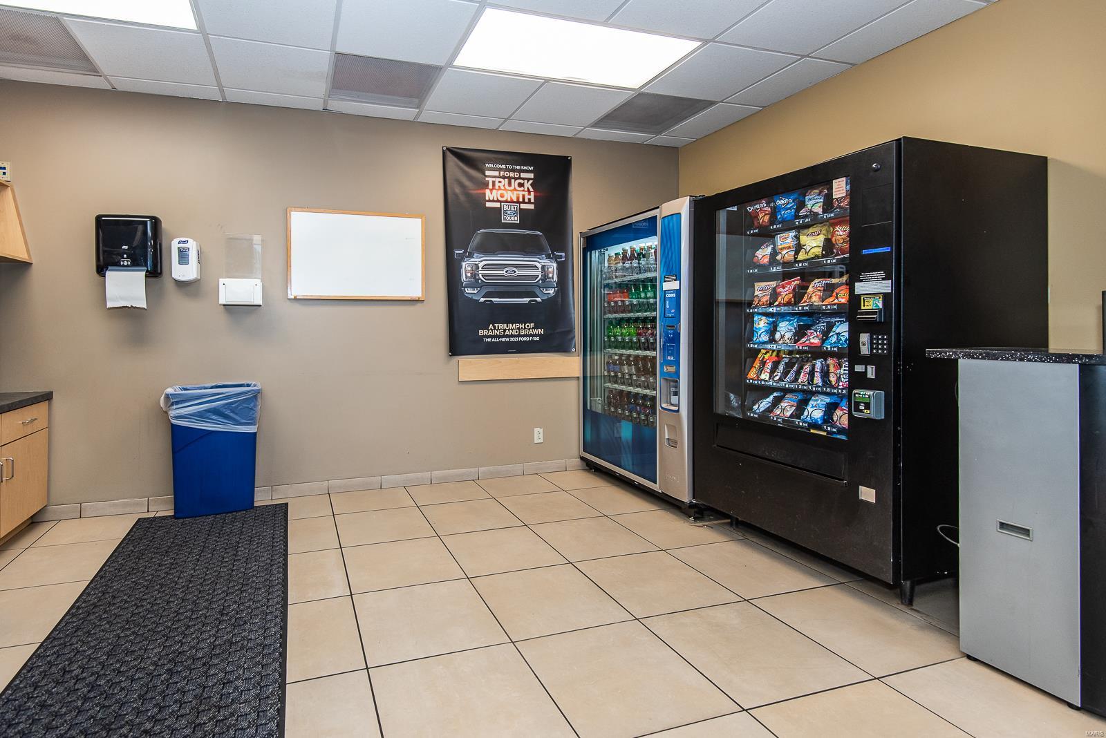 Cerame Ford - Commercial Sale