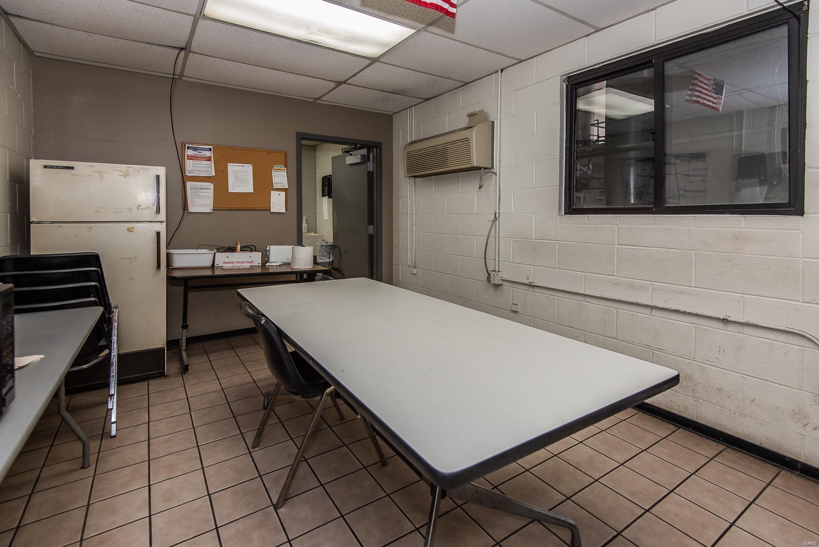 Cerame Ford - Commercial Sale