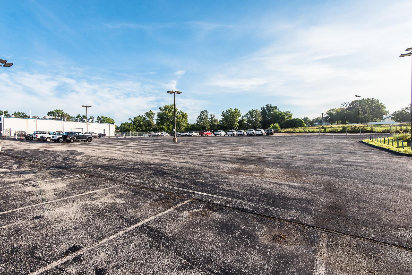 Cerame Ford - Commercial Sale