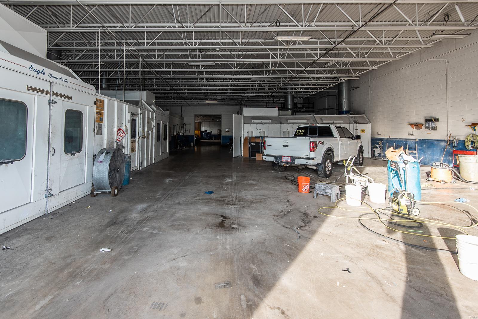 Cerame Ford - Commercial Sale