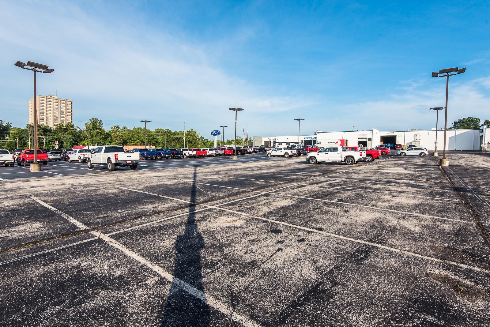 Cerame Ford - Commercial Sale