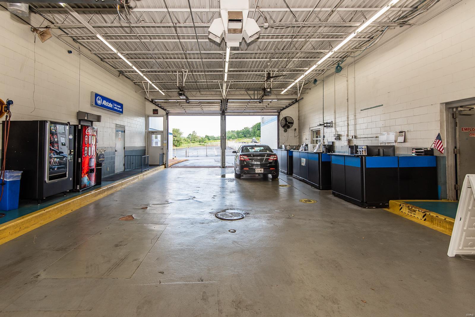 Cerame Ford - Commercial Sale