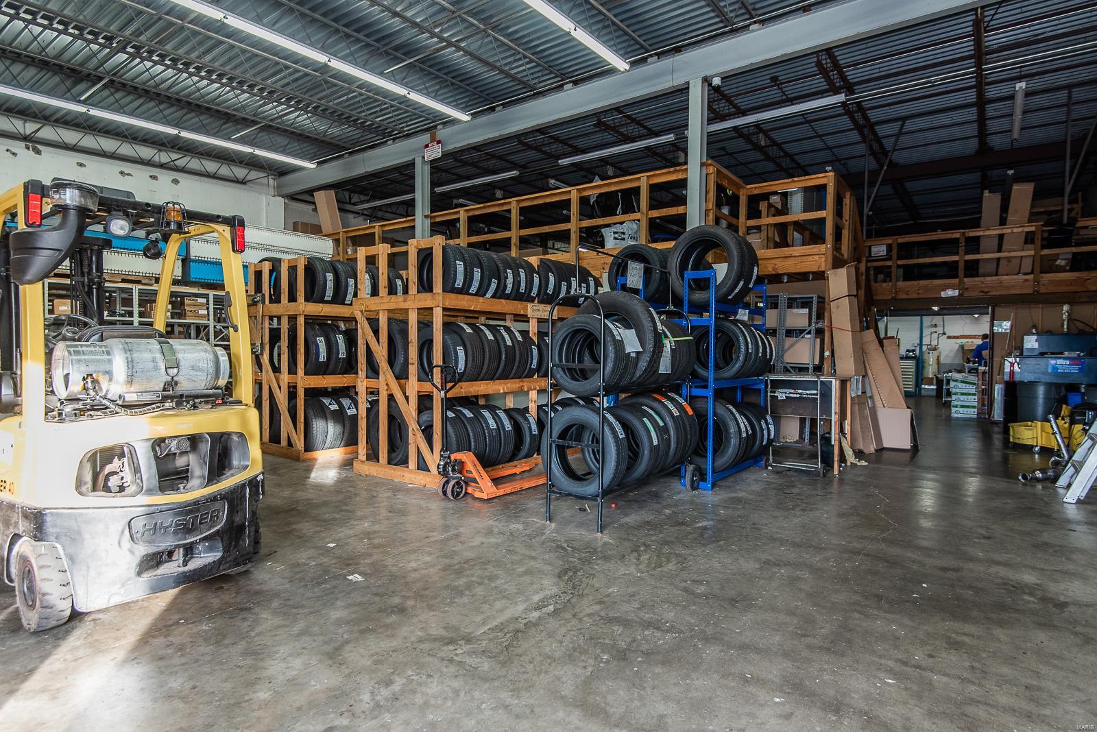 Cerame Ford - Commercial Sale