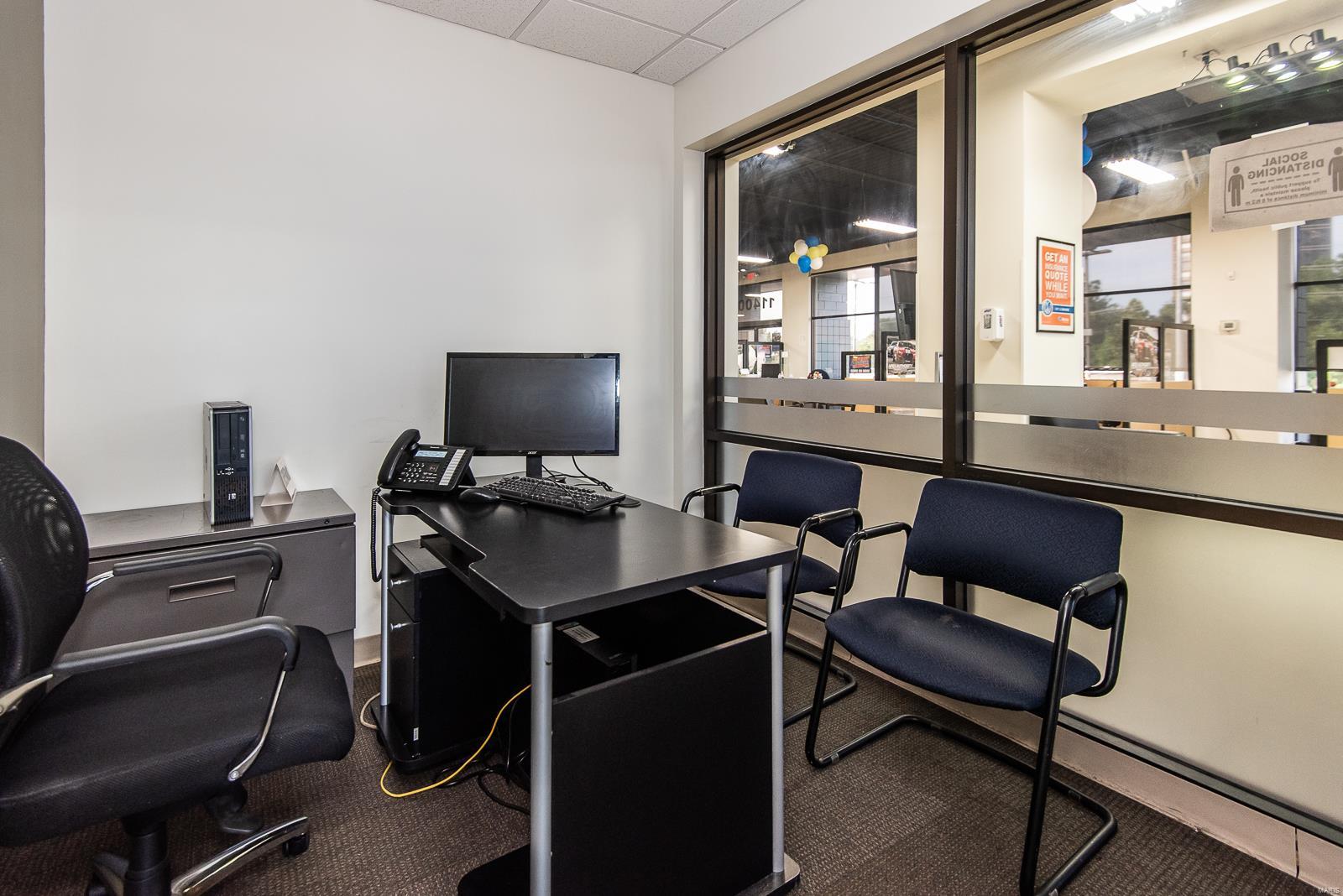 Cerame Ford - Commercial Sale