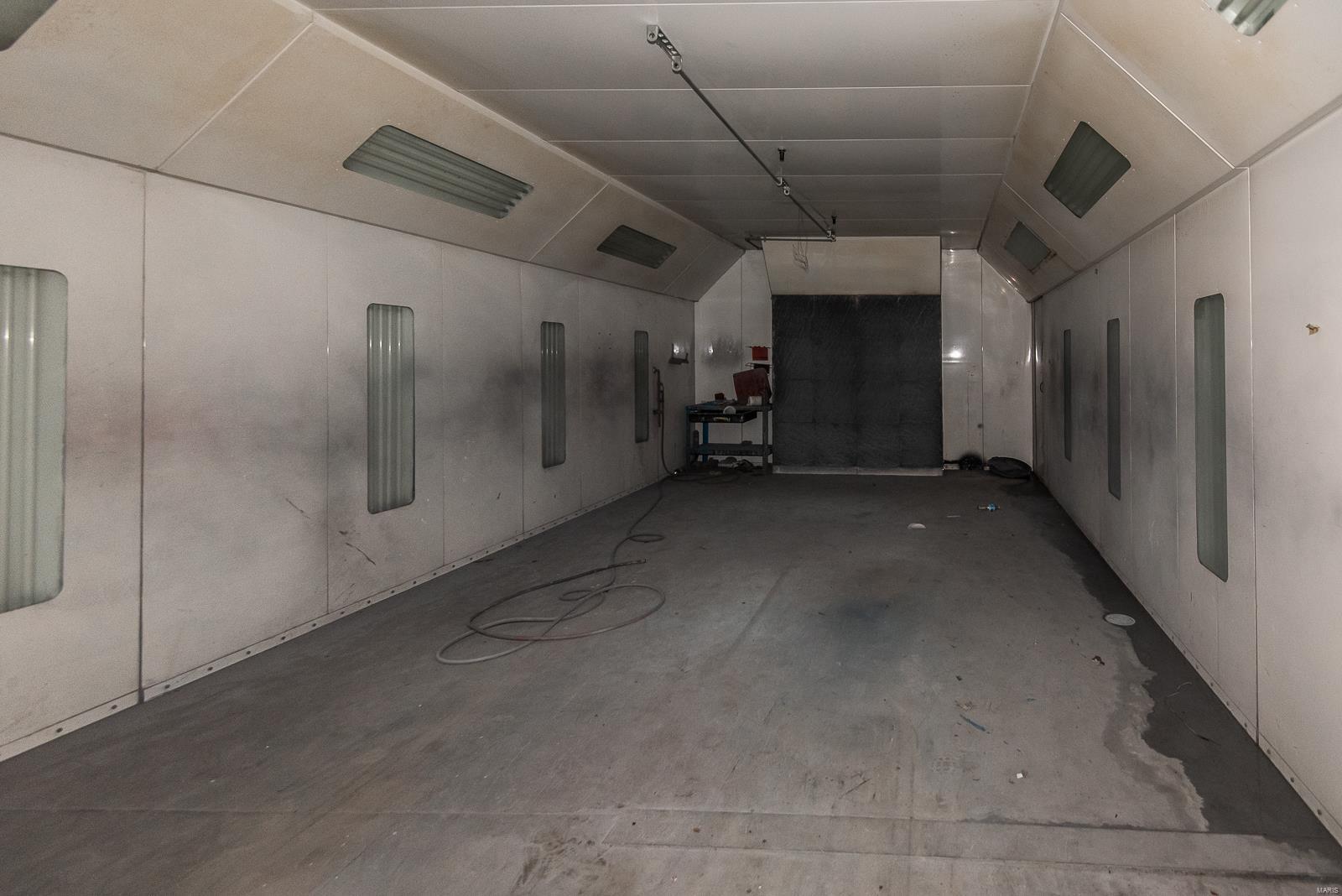 Cerame Ford - Commercial Sale