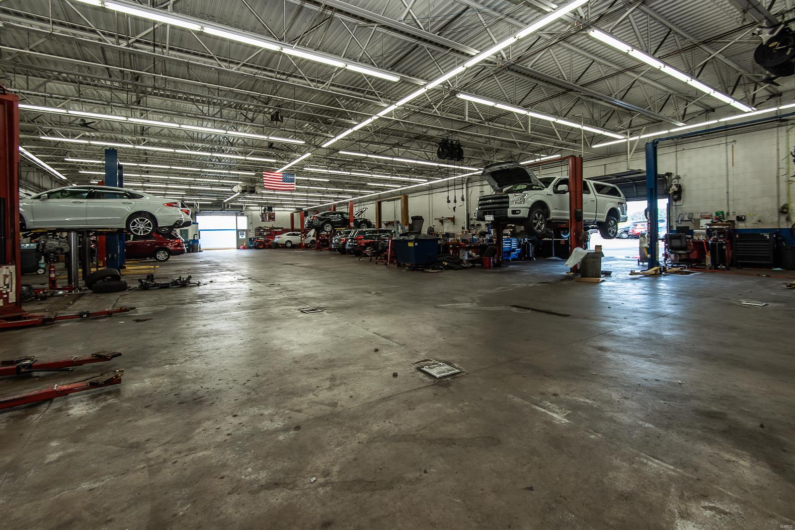 Cerame Ford - Commercial Sale