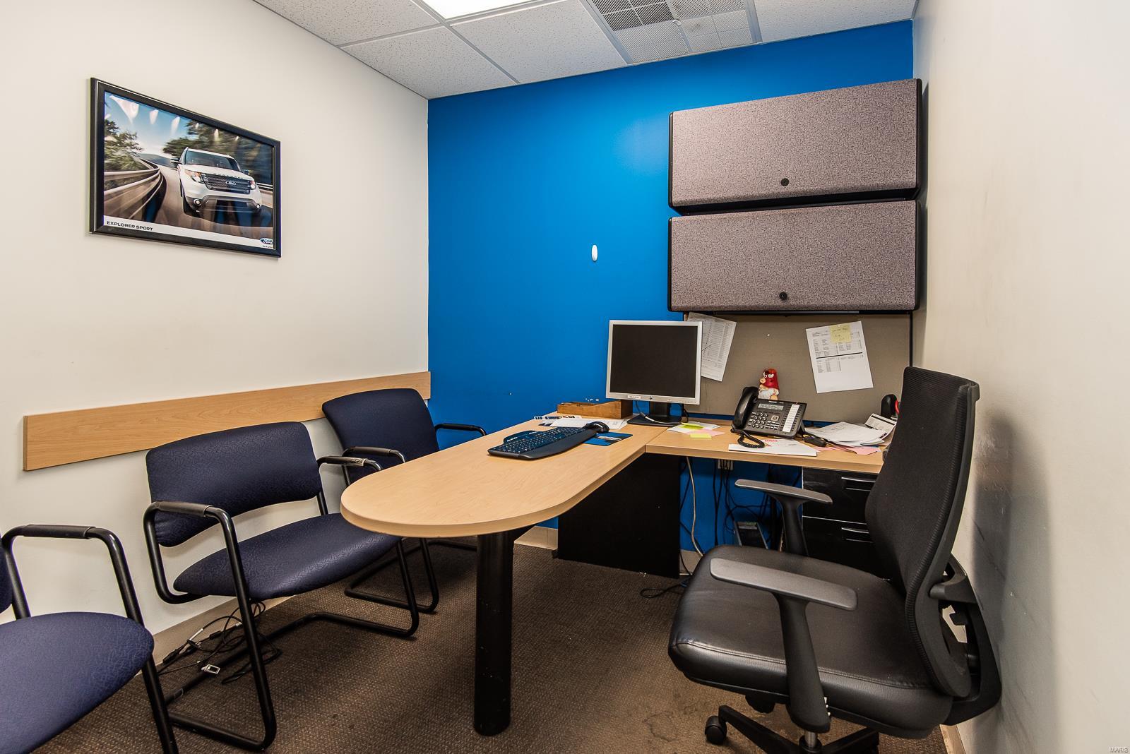 Cerame Ford - Commercial Sale