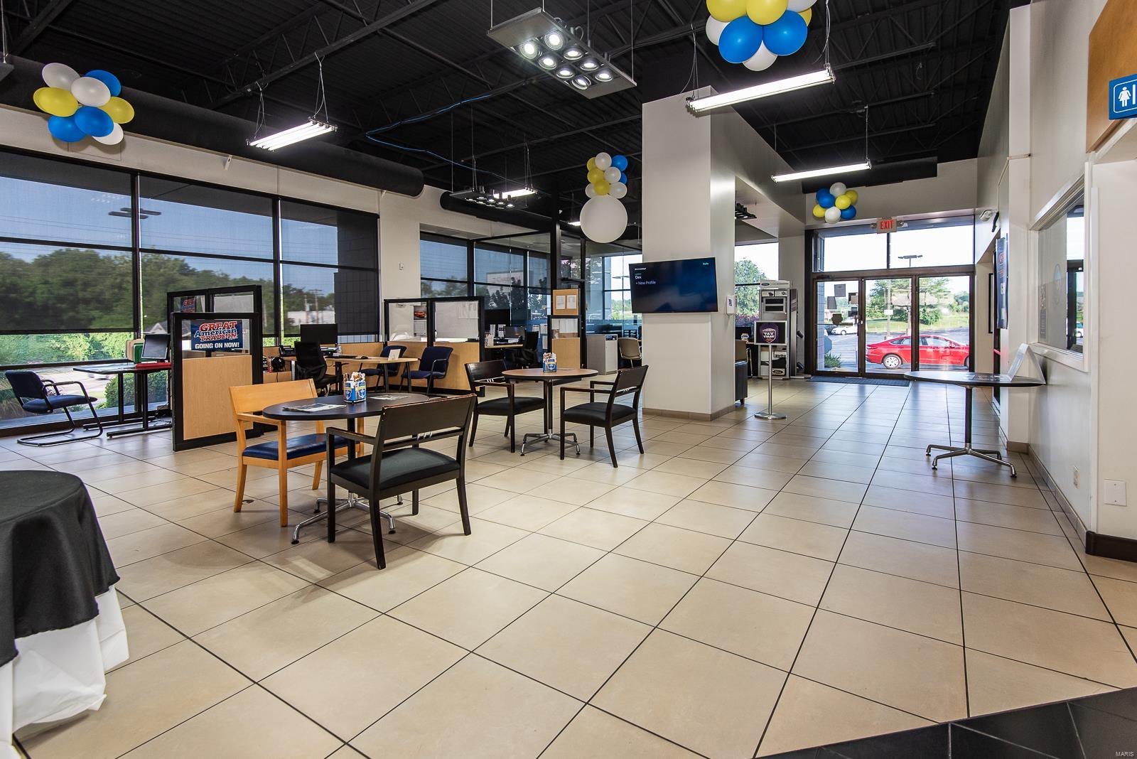 Cerame Ford - Commercial Sale