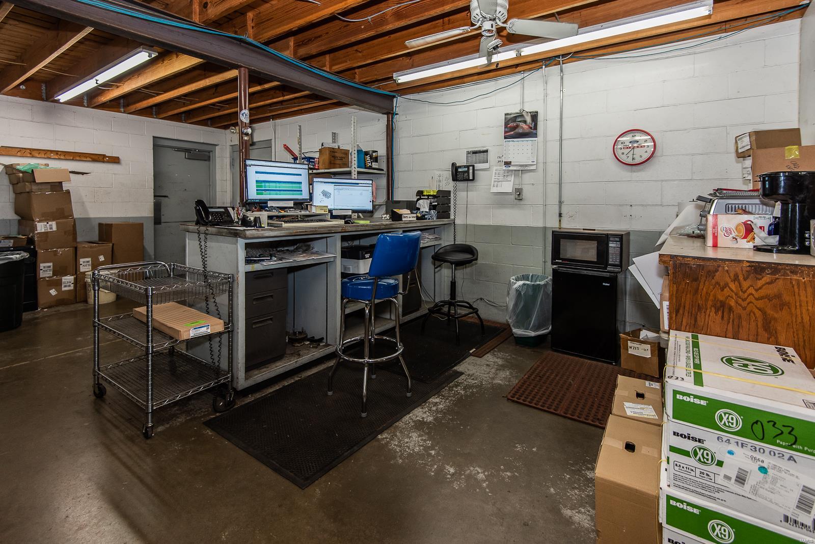 Cerame Ford - Commercial Sale