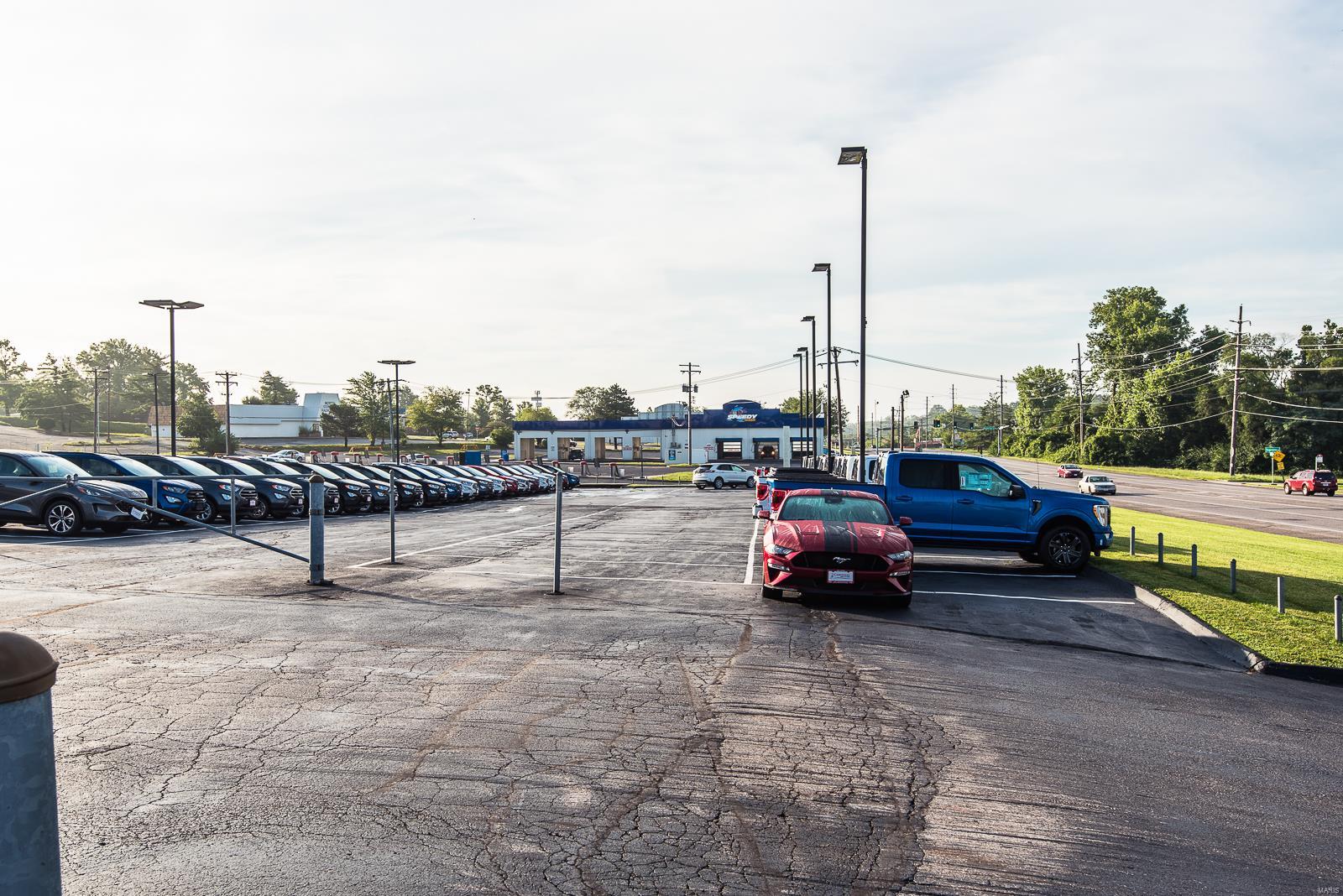 Cerame Ford - Commercial Sale