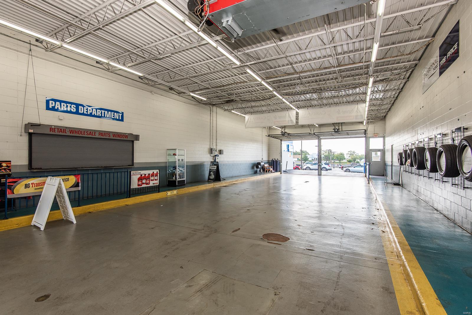 Cerame Ford - Commercial Sale