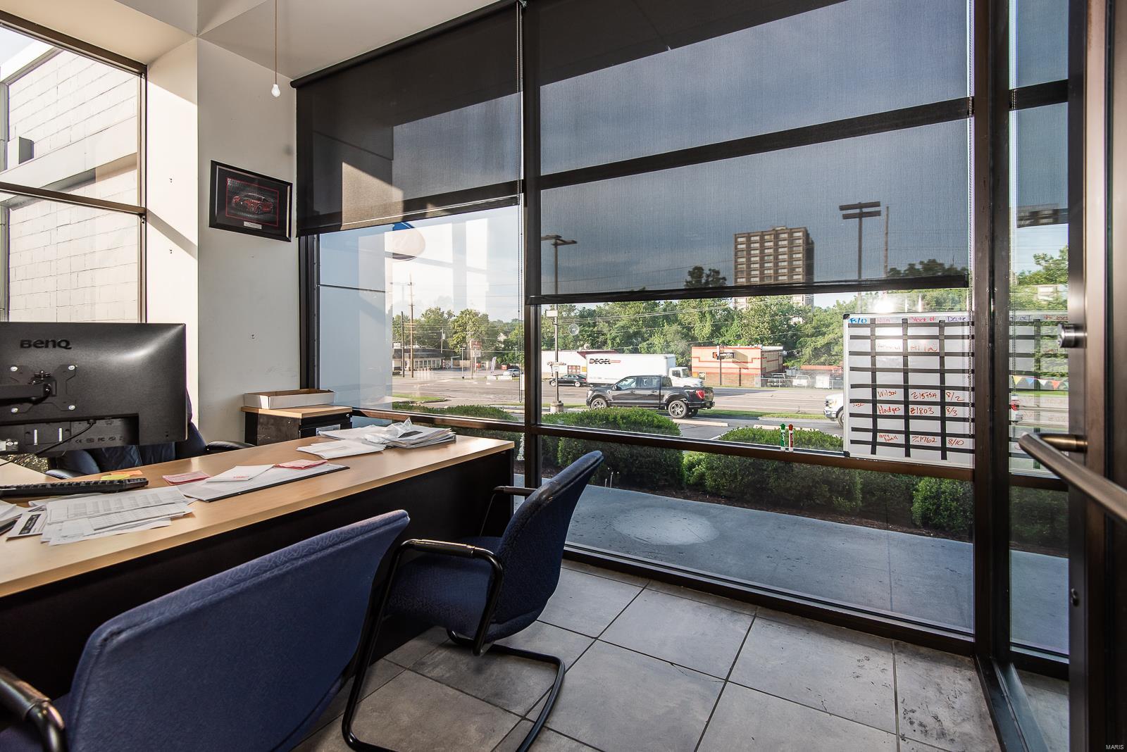 Cerame Ford - Commercial Sale