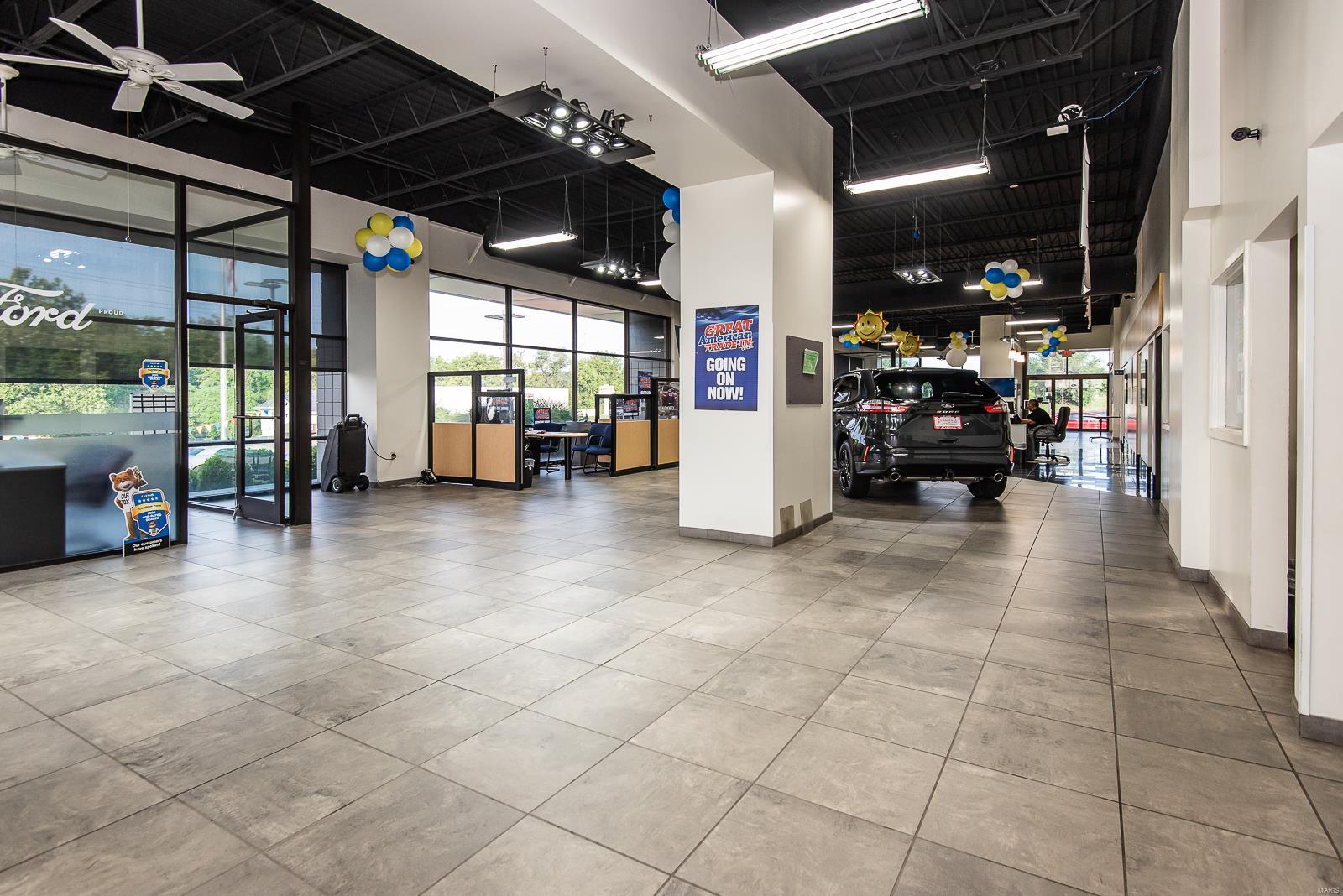 Cerame Ford - Commercial Sale