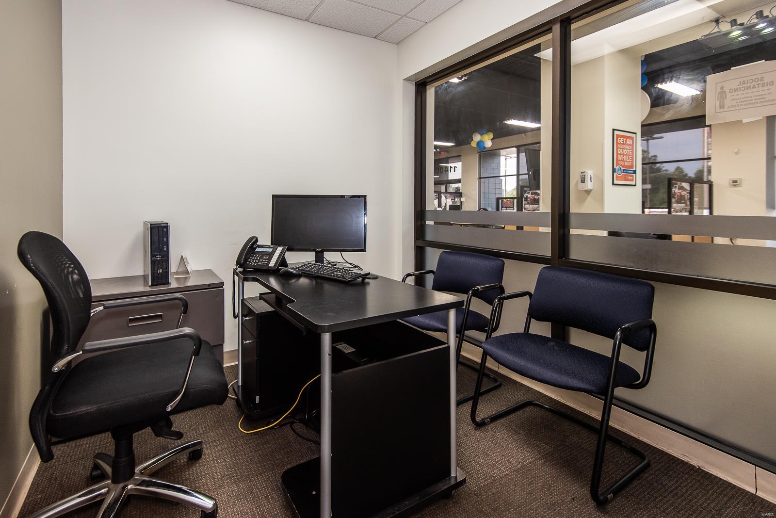 Cerame Ford - Commercial Sale