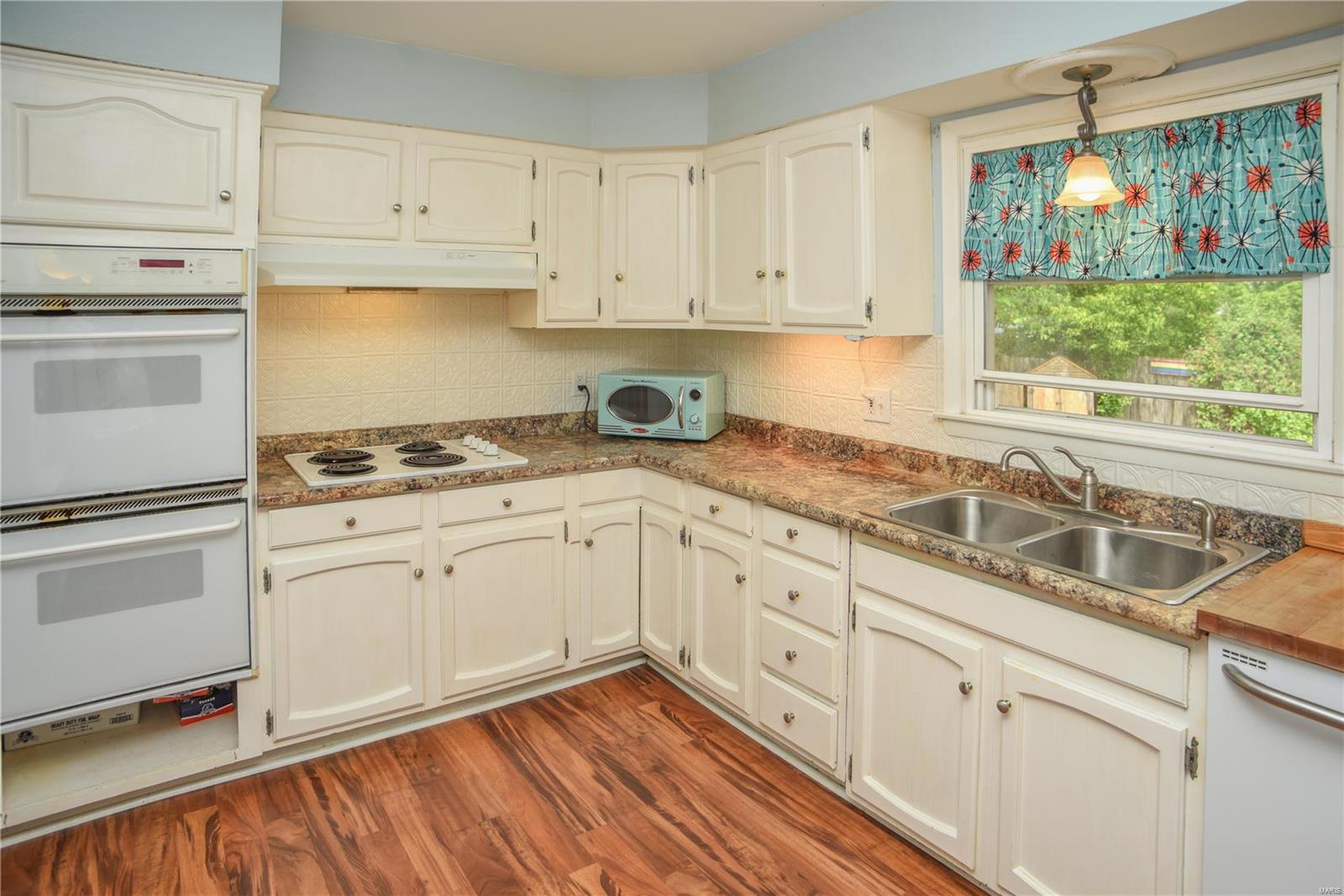 Elmwood Manor #7 - Residential