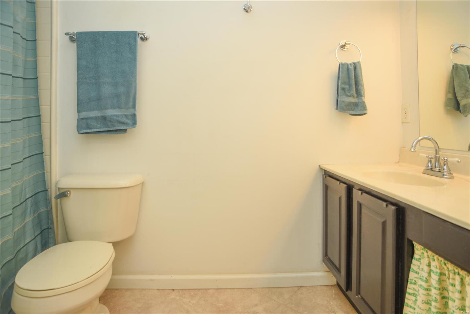 Elmwood Manor #7 - Residential