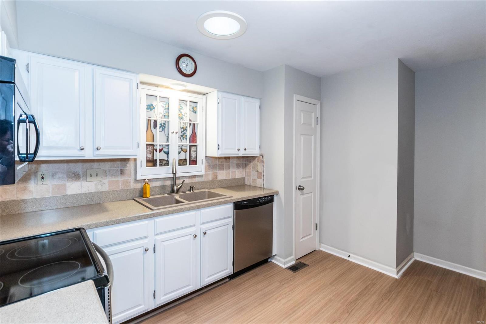 Village Of Lavinia Condo Ph 2 - Residential