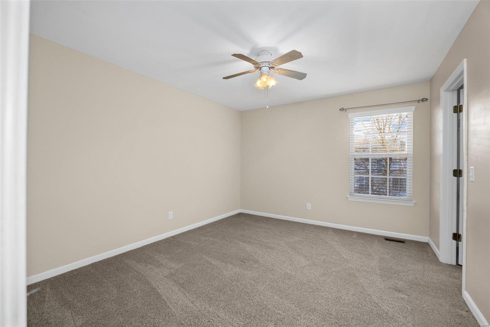 Lake St Louis, Missouri 63367, United States, 4 Bedrooms Bedrooms, ,3 BathroomsBathrooms,Residential,Pending,24454