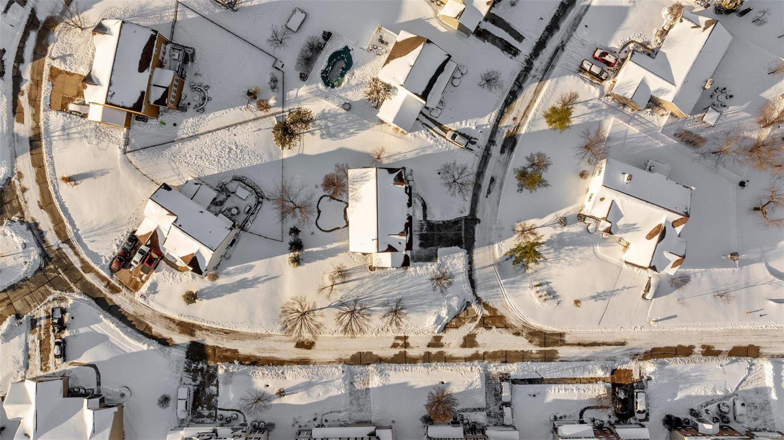 Lake St Louis, Missouri 63367, United States, 4 Bedrooms Bedrooms, ,3 BathroomsBathrooms,Residential,Pending,24454