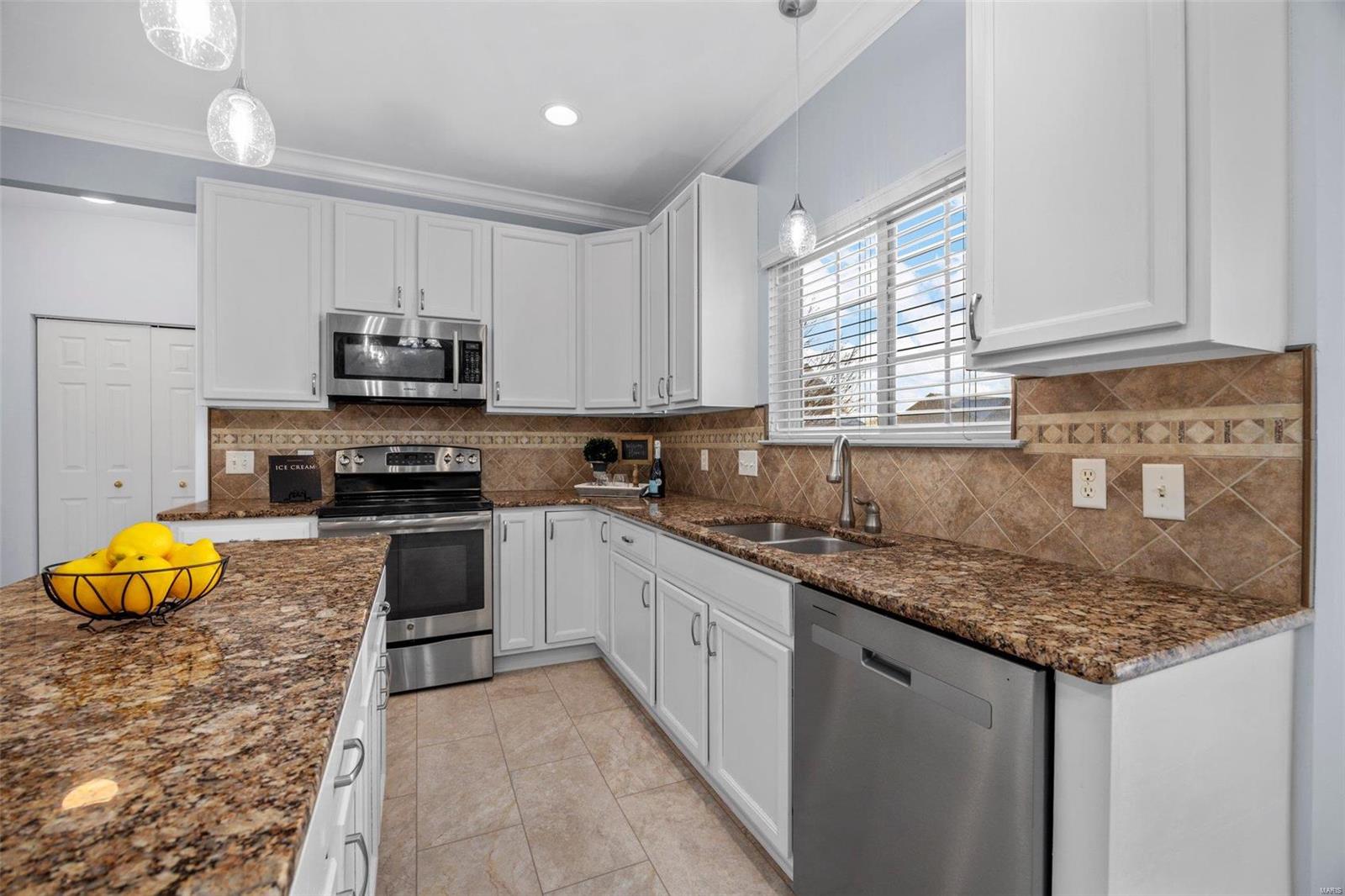 Lake St Louis, Missouri 63367, United States, 4 Bedrooms Bedrooms, ,3 BathroomsBathrooms,Residential,Pending,24454