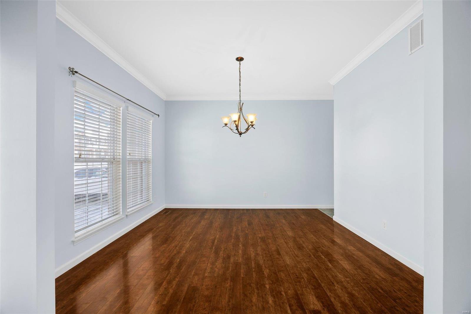 Lake St Louis, Missouri 63367, United States, 4 Bedrooms Bedrooms, ,3 BathroomsBathrooms,Residential,Pending,24454