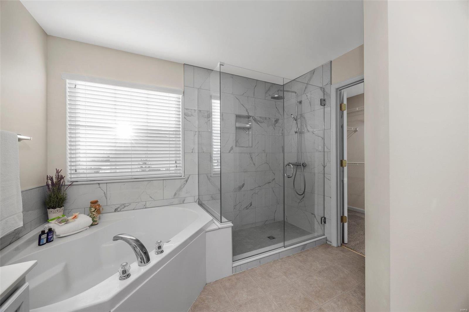 Lake St Louis, Missouri 63367, United States, 4 Bedrooms Bedrooms, ,3 BathroomsBathrooms,Residential,Pending,24454