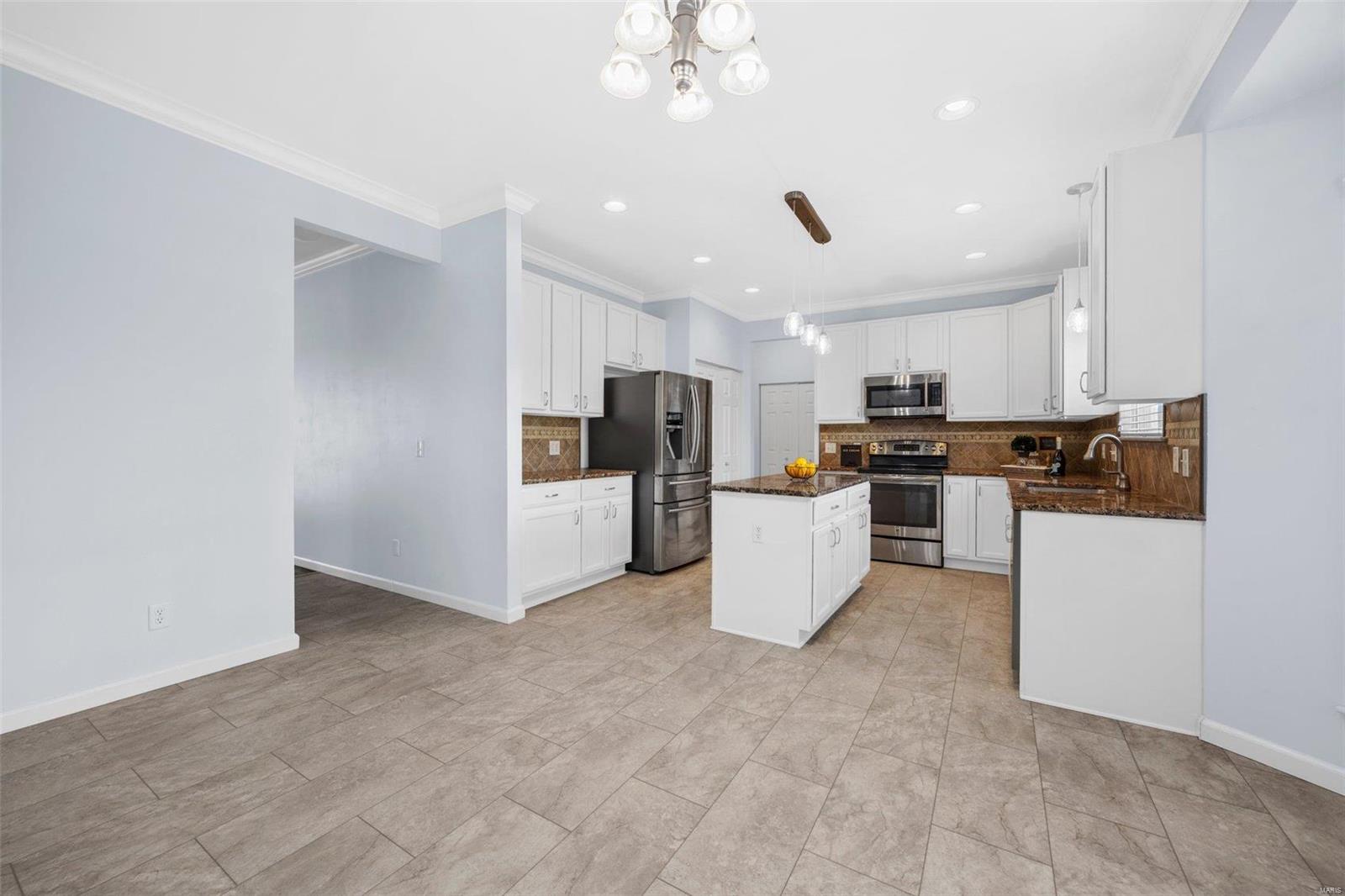 Lake St Louis, Missouri 63367, United States, 4 Bedrooms Bedrooms, ,3 BathroomsBathrooms,Residential,Pending,24454