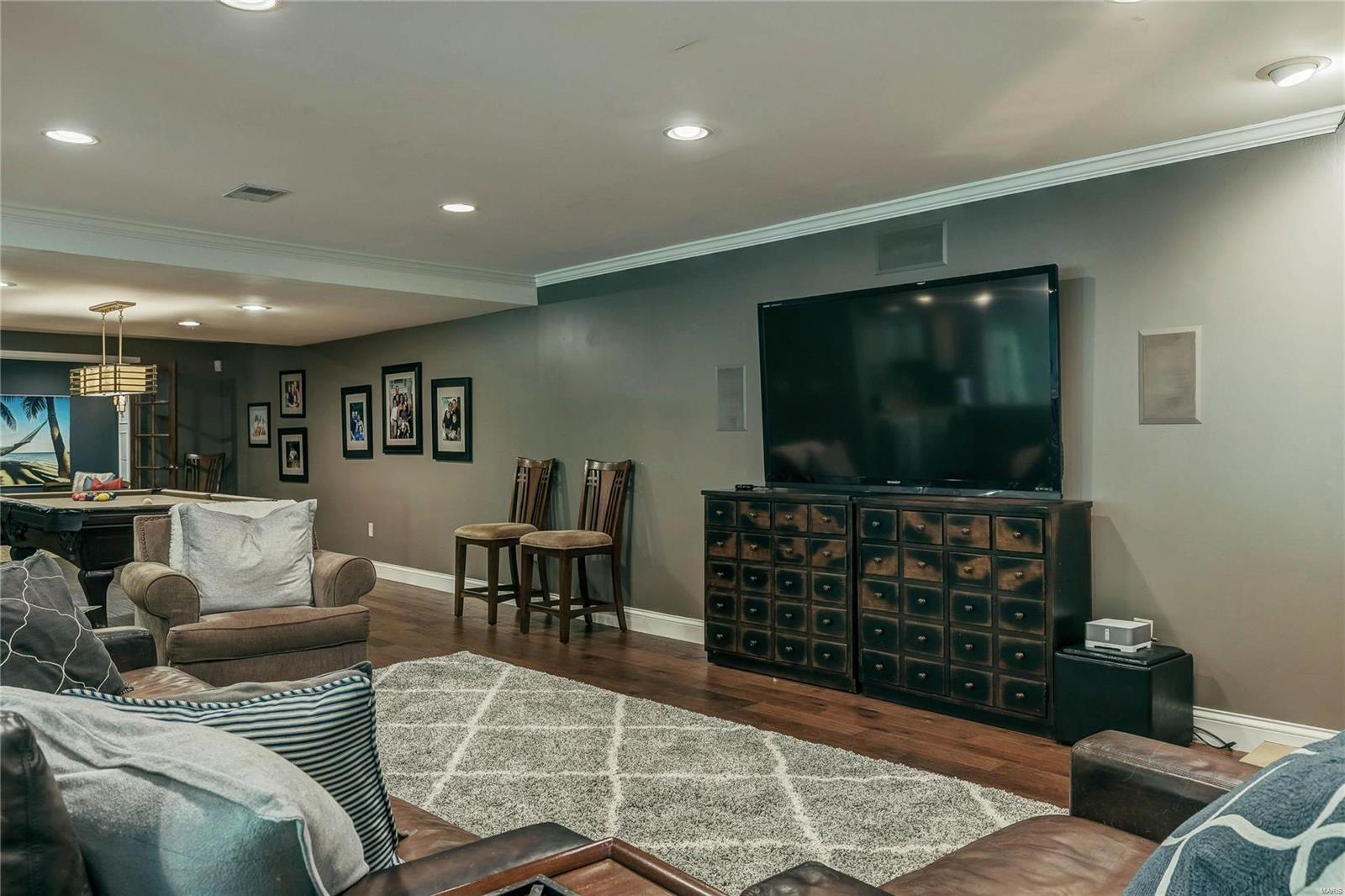 Town & Country Manor - Residential