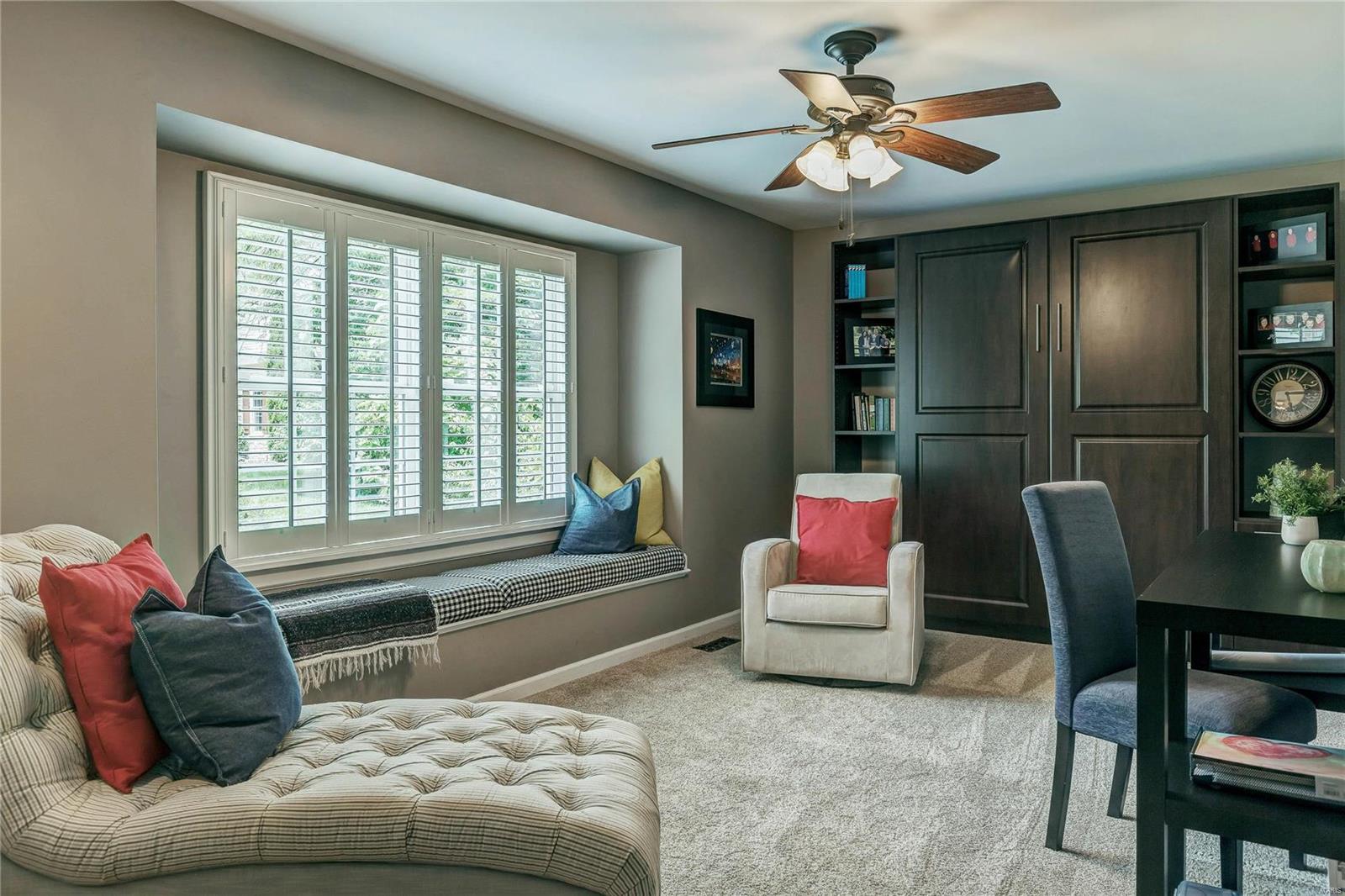 Town & Country Manor - Residential