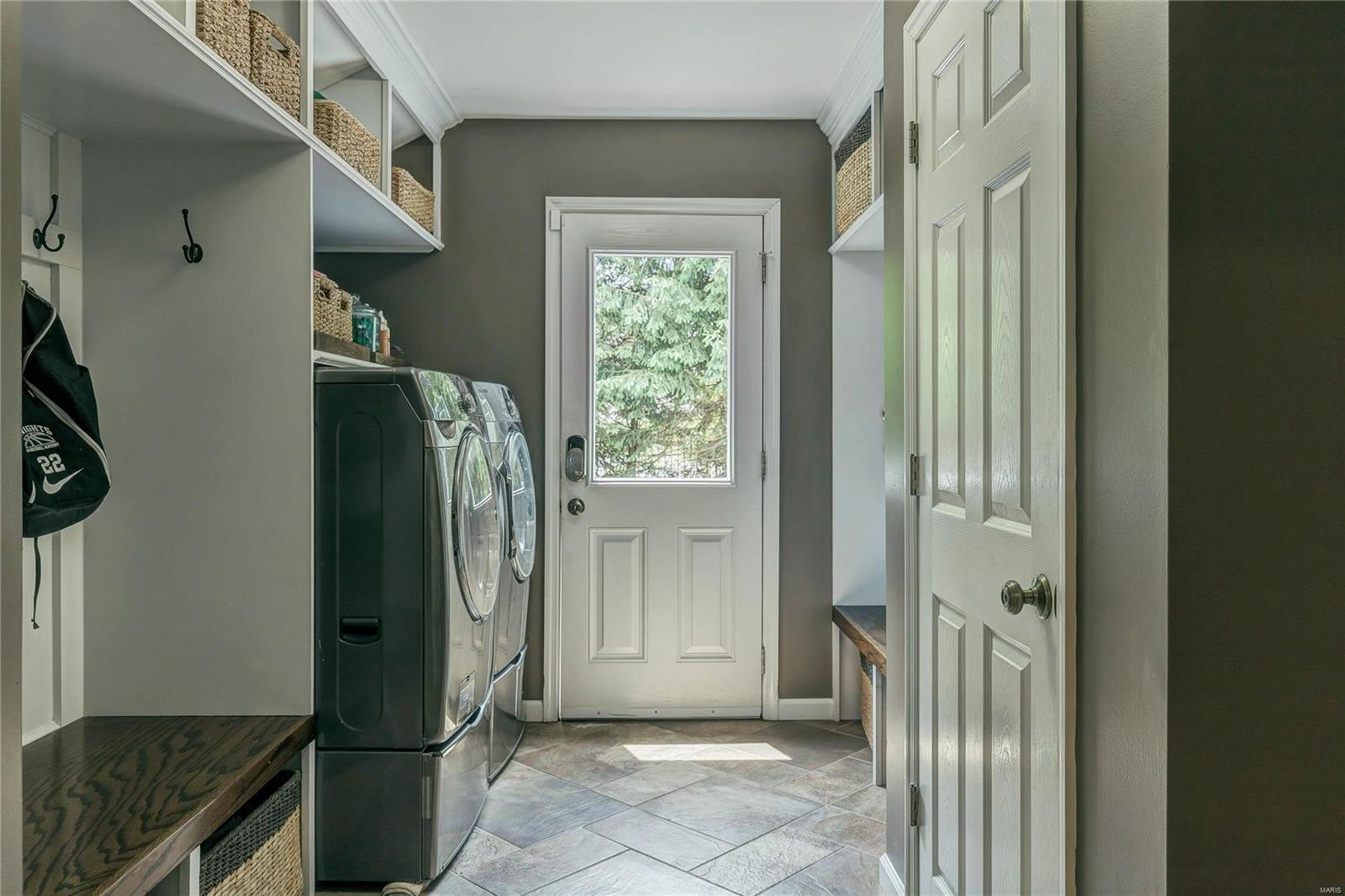 Town & Country Manor - Residential