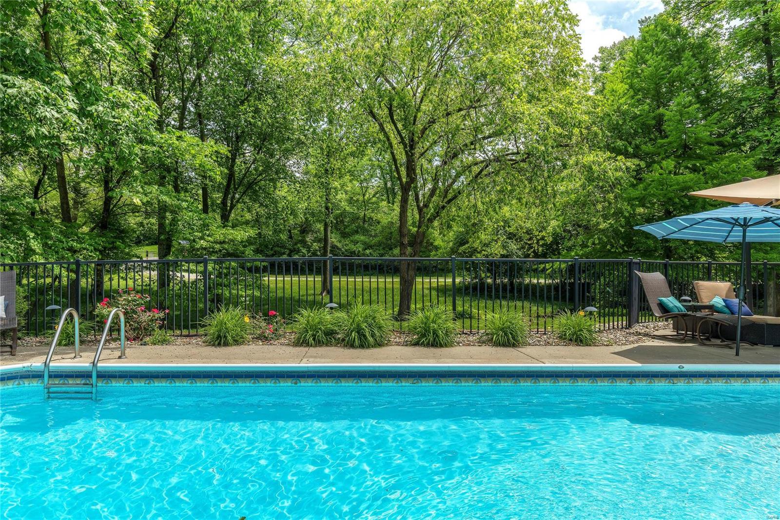 Town & Country Manor - Residential