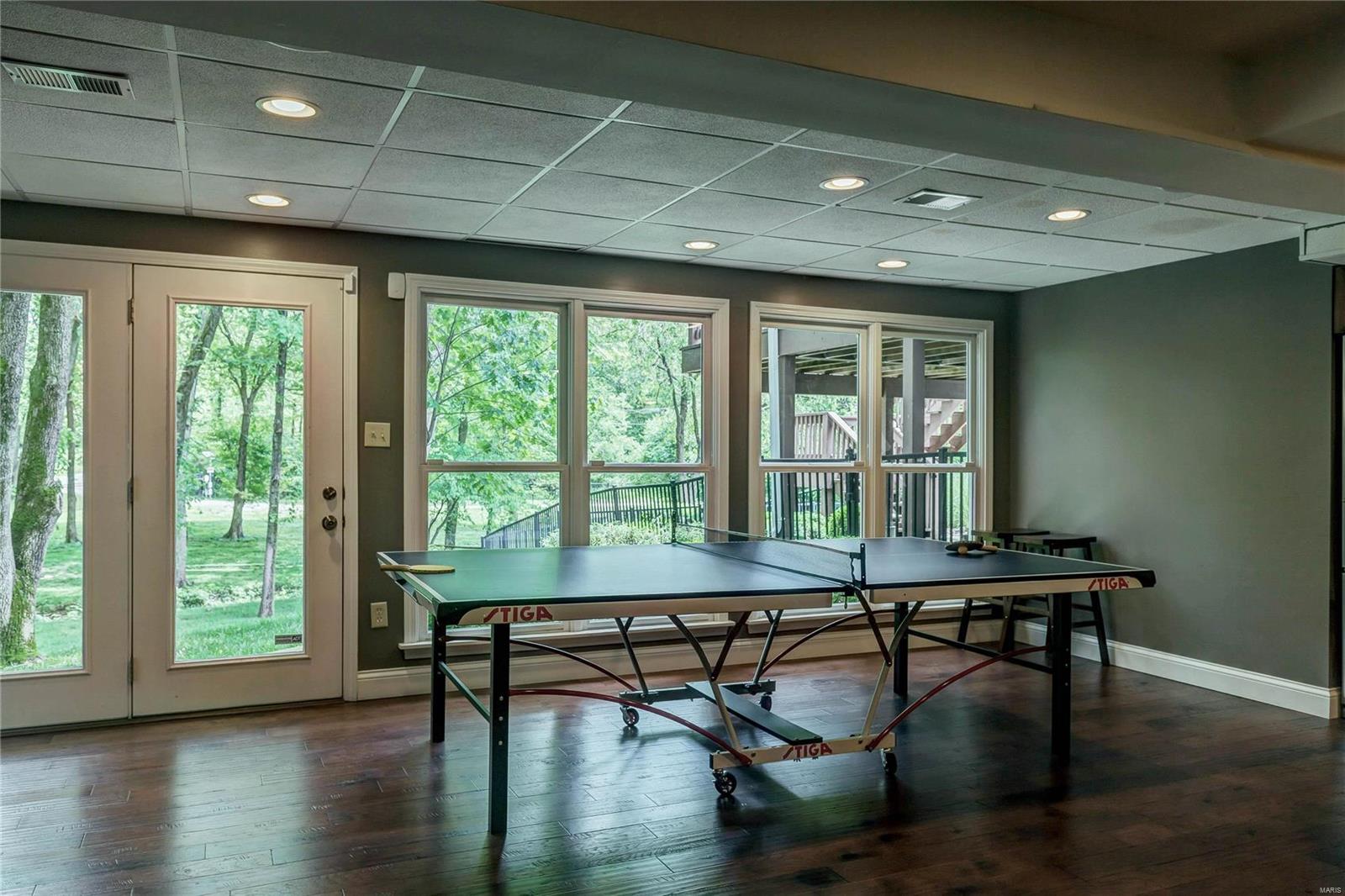 Town & Country Manor - Residential