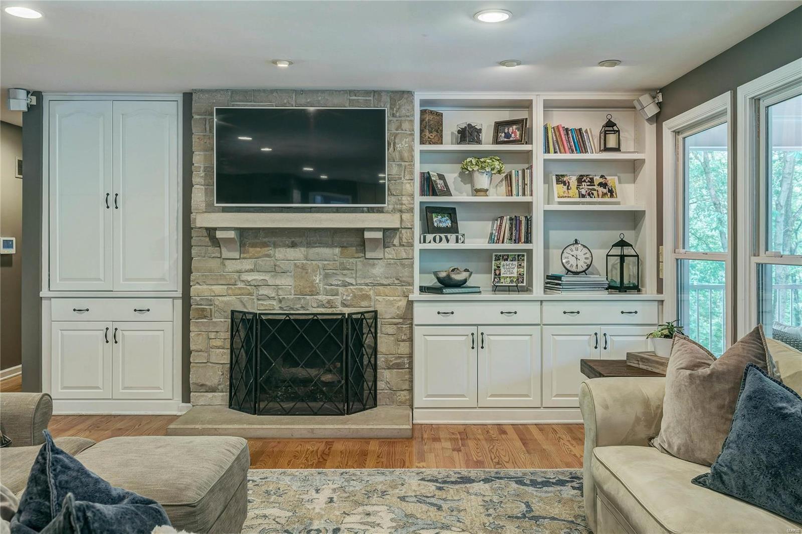 Town & Country Manor - Residential