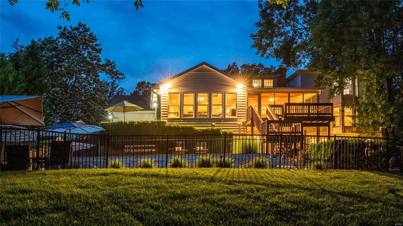 Town & Country Manor - Residential