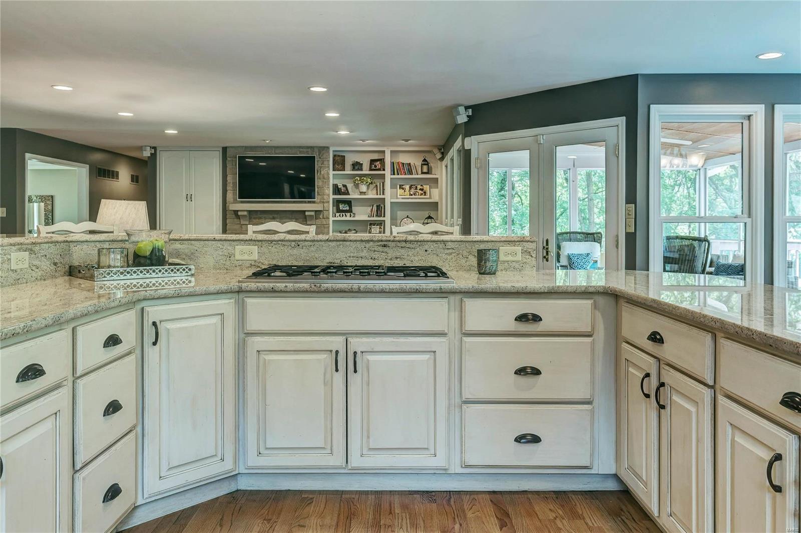 Town & Country Manor - Residential