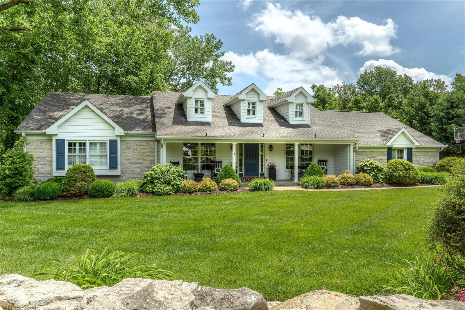 Town & Country Manor - Residential