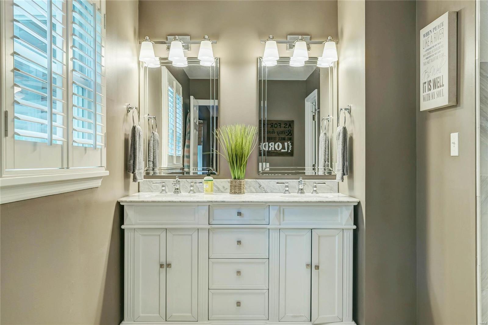 Town & Country Manor - Residential