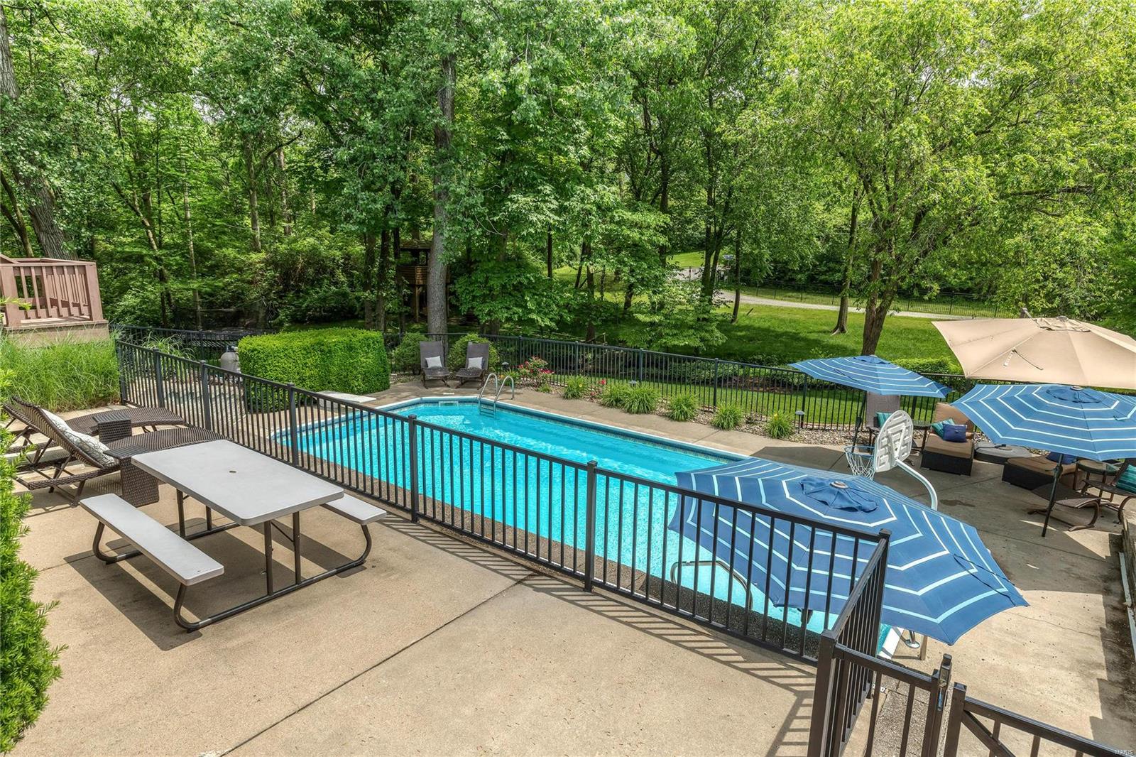 Town & Country Manor - Residential