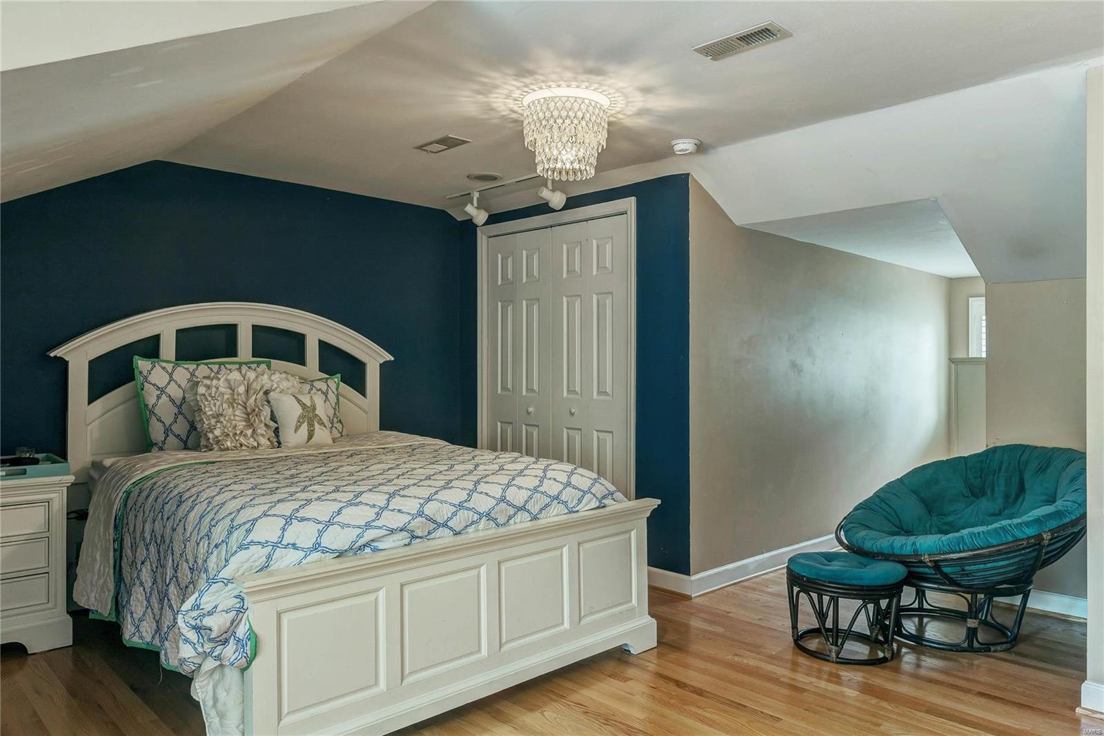 Town & Country Manor - Residential