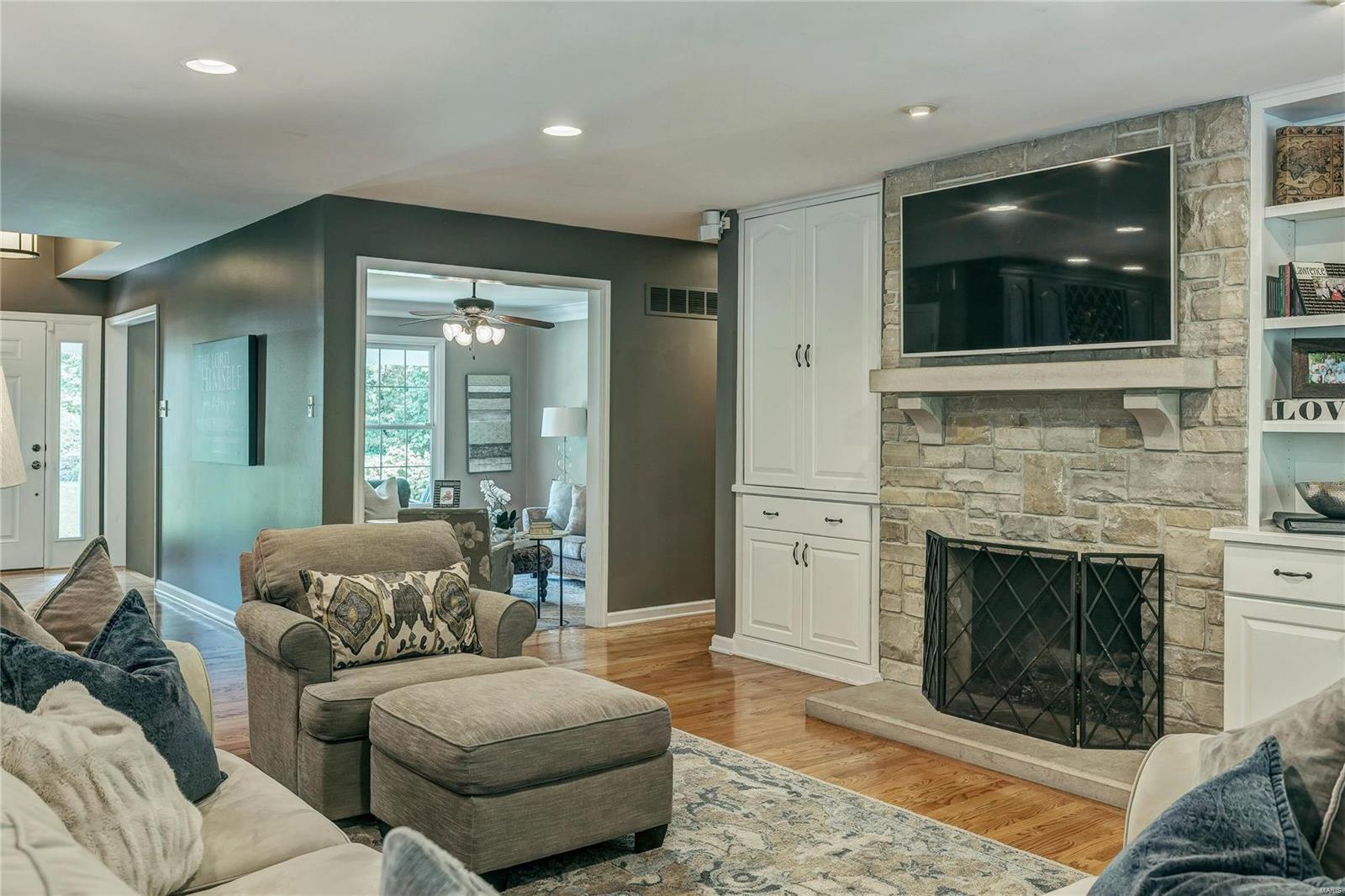 Town & Country Manor - Residential