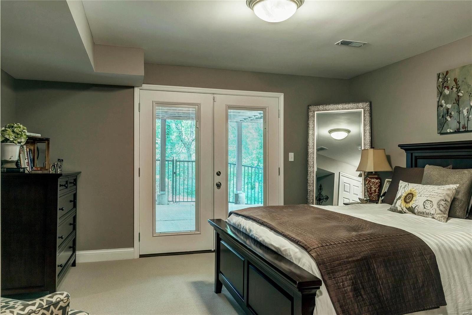 Town & Country Manor - Residential